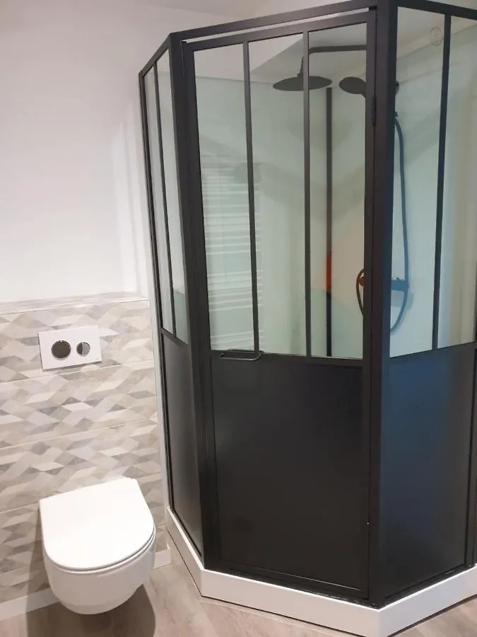 Saint-Georges-de-Gréhaigne Chambres De Villee فندق مبيت وإفطار